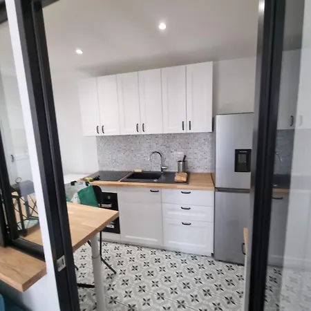 Face Chateau St Germain En Laye, Appartement 4 A 6 Personnes, 23 Min De Paris Champs-Elysees Saint-Germain-en-Laye Exterior photo