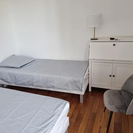 Face Chateau St Germain En Laye, Appartement 4 A 6 Personnes, 23 Min De Paris Champs-Elysees Saint-Germain-en-Laye Exterior photo