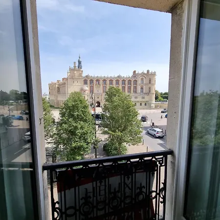 Face Chateau St Germain En Laye, Appartement 4 A 6 Personnes, 23 Min De Paris Champs-Elysees Saint-Germain-en-Laye Exterior photo