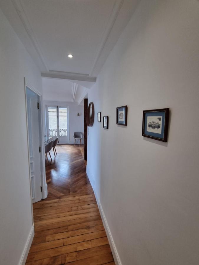 Face Chateau St Germain En Laye, 4 A 6 Personnes, 23 Min De Paris Champs-elysees Appartement