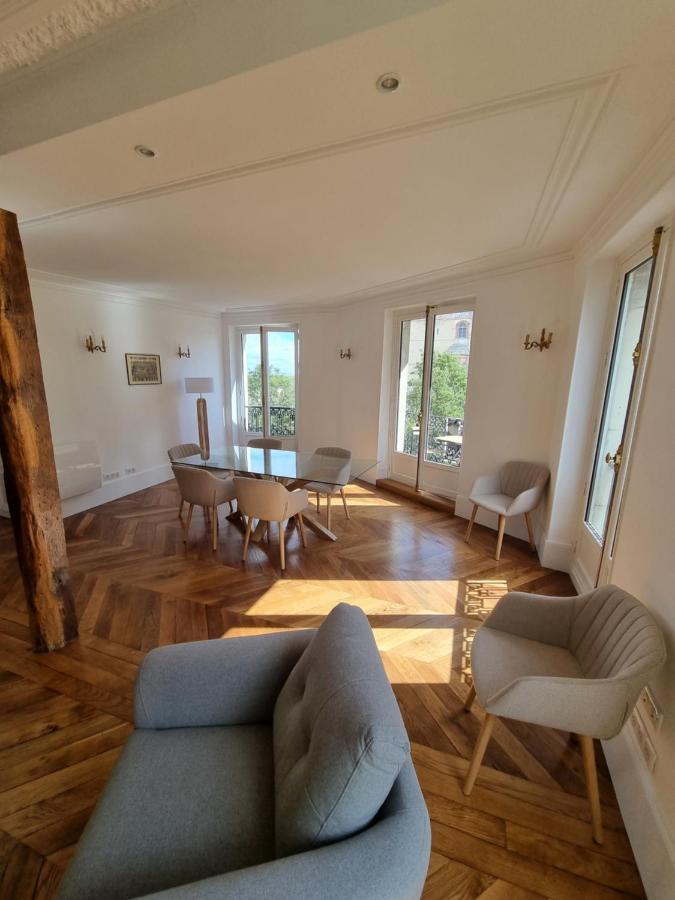 Face Chateau St Germain En Laye, 4 A 6 Personnes, 23 Min De Paris Champs-elysees Apartment *