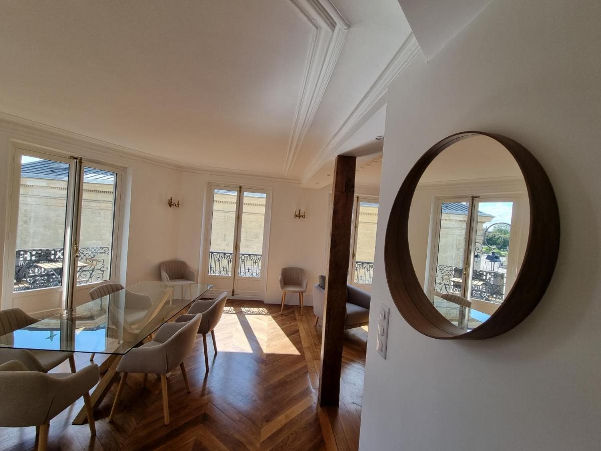 Face Chateau St Germain En Laye, 4 A 6 Personnes, 23 Min De Paris Champs-elysees Appartement Saint-Germain-en-Laye