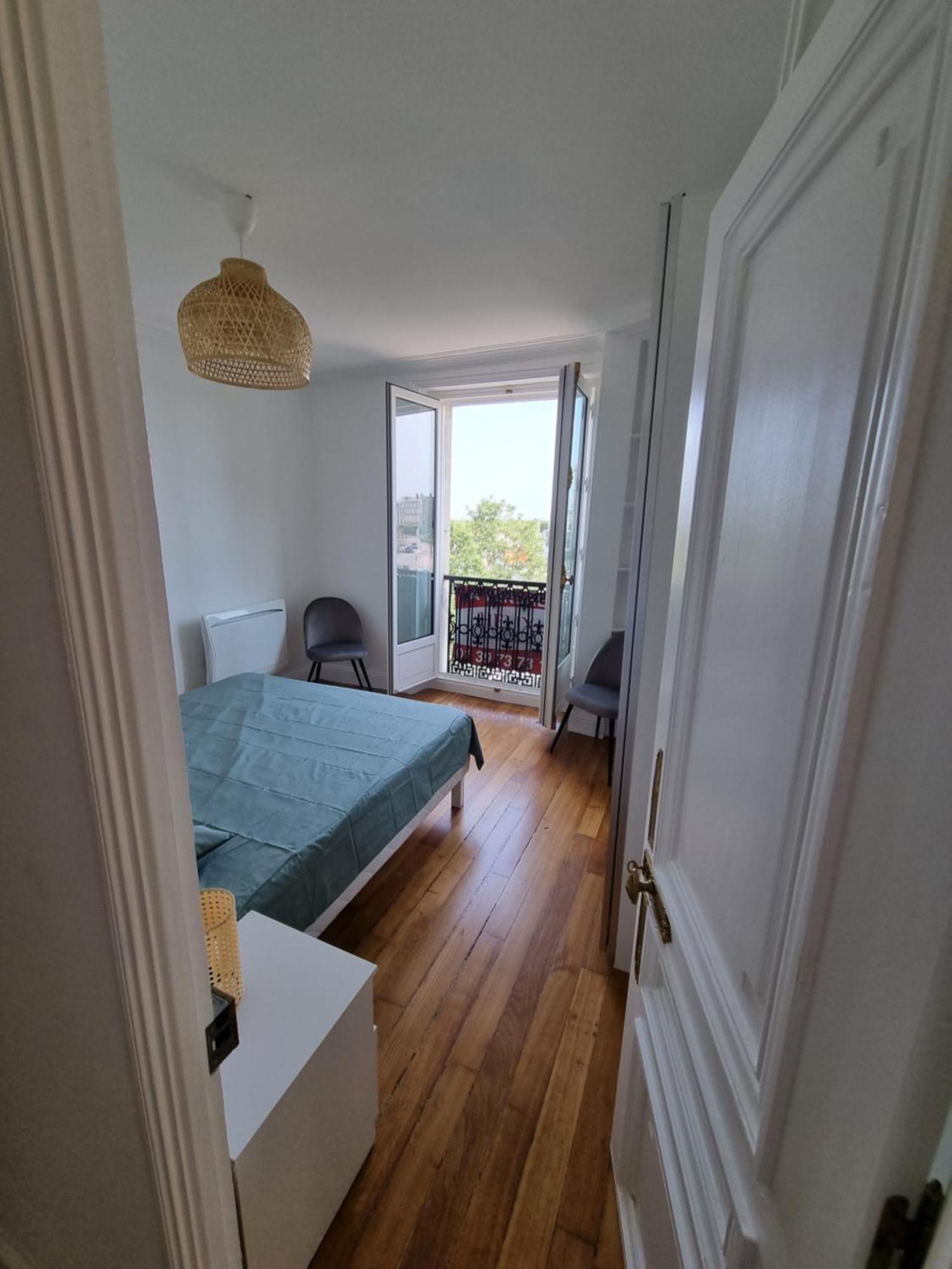 Face Chateau St Germain En Laye, 4 A 6 Personnes, 23 Min De Paris Champs-elysees