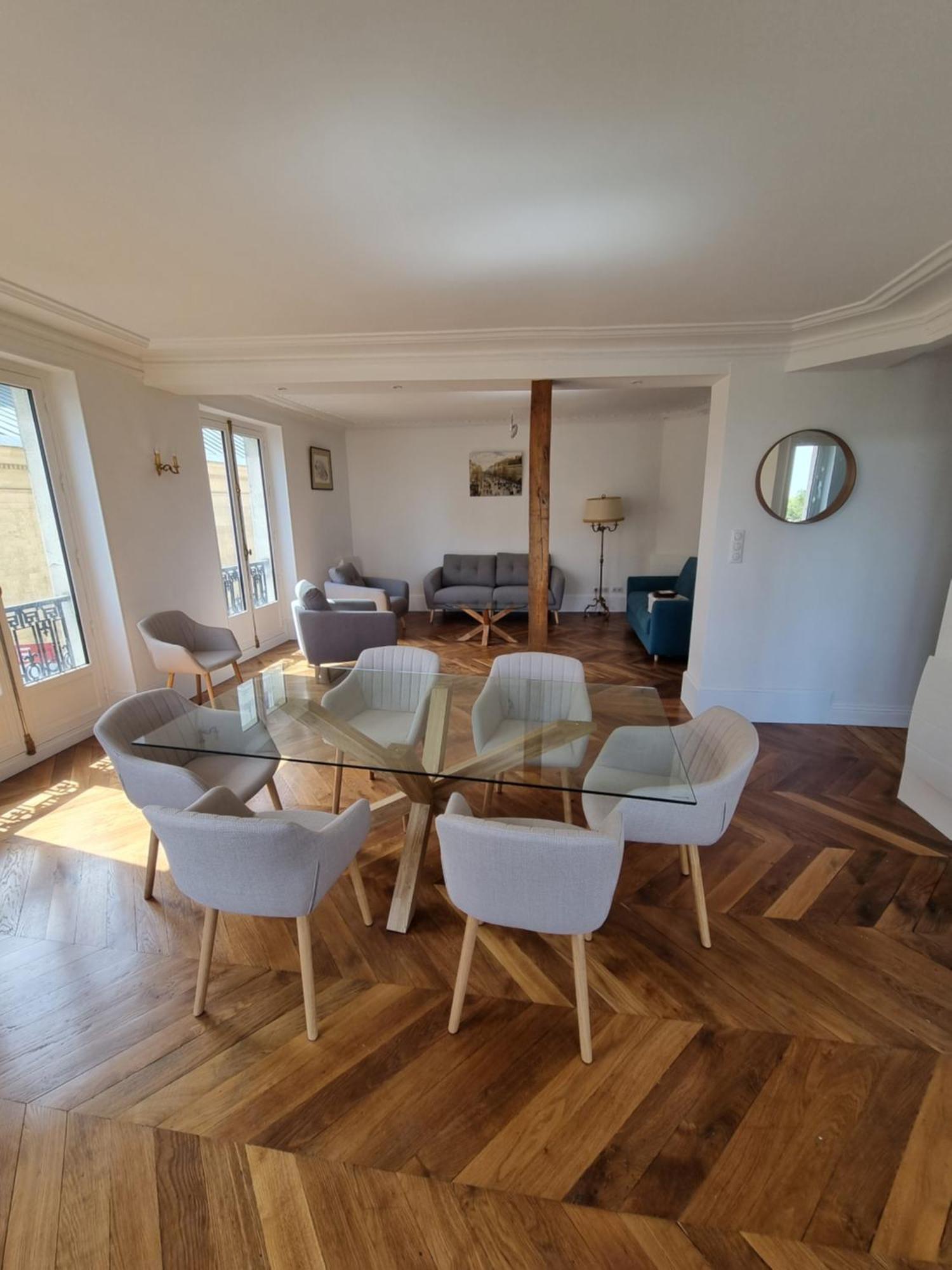 Apartment Face Chateau St Germain En Laye, 4 A 6 Personnes, 23 Min De Paris Champs-elysees Saint-Germain-en-Laye